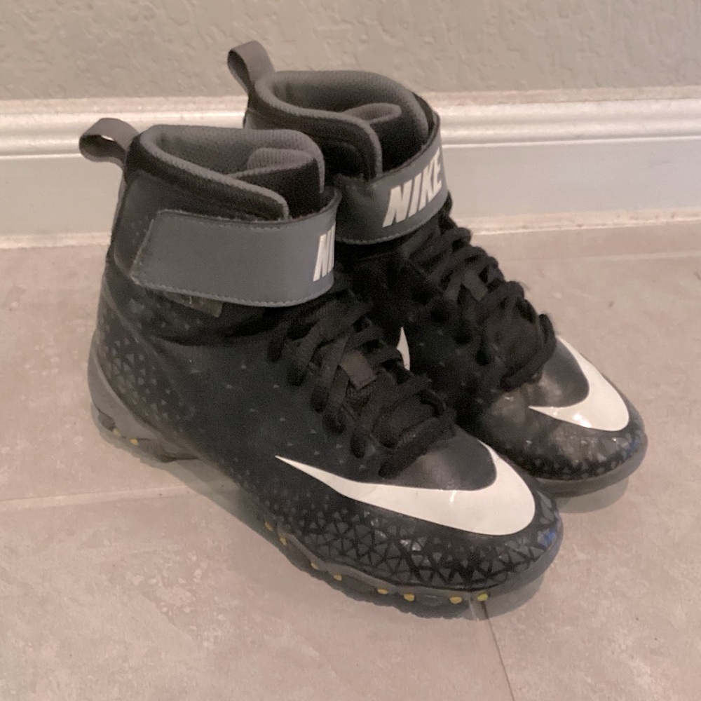 Nike Kids Black and White Sports Shoes